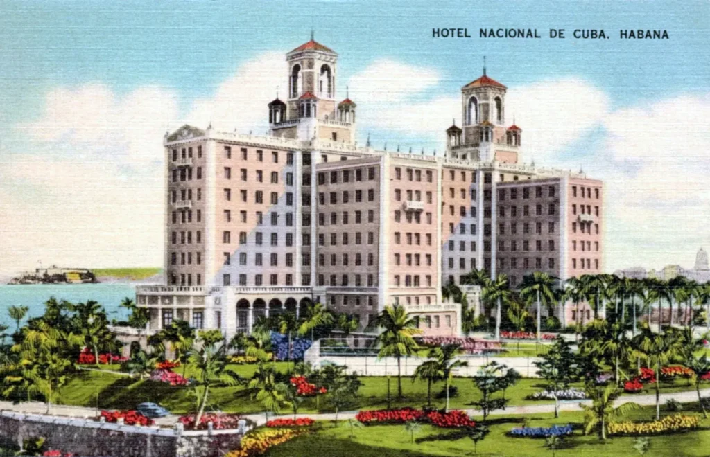 Отель Nacional de Cuba на холме над Малеконом
